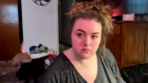 maroon_moon online show from 02-16-25, 07:49