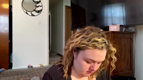 maroon_moon online show from 02-18-25, 04:37