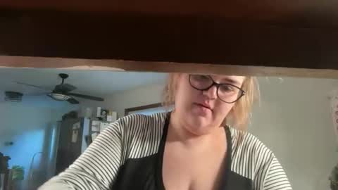 maroon_moon online show from 11-16-25, 10:04