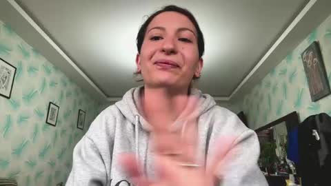 marquitacapozzoli online show from 04-25-26, 01:03