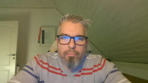 Snapshot of marriedcock1980 chatting on 01-14-25, 03:47 marriedcock1980 online show from 01-14-25, 03:47