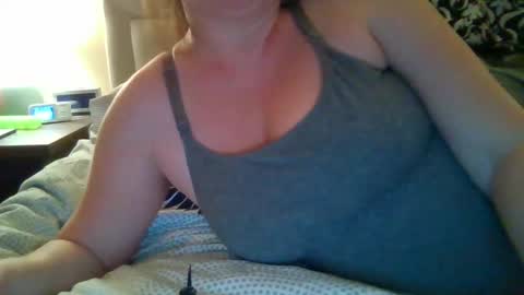 Snapshot of marriedcouple9 chatting on 12-23-24, 03:29 Jess and Nick online show from 12-23-24, 03:29