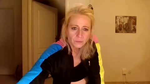 MaryGoRound online show from 11-17-25, 01:55