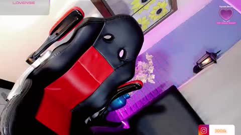 Snapshot of marshall_xxx_ chatting on 10-23-25, 11:20 Marshall online show from 10-23-25, 11:20