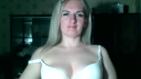 Snapshot of marta_haze chatting on 05-13-26, 07:00 marta_haze online show from 05-13-26, 07:00