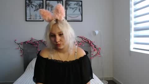 Snapshot of martela_meri chatting on 06-05-26, 03:35 Aiko online show from 06-05-26, 03:35