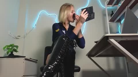 Ultimate Goddess online show from 03-09-26, 08:07