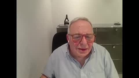 Snapshot of martin_1947 chatting on 12-17-24, 11:27 martin_1947 online show from 12-17-24, 11:27