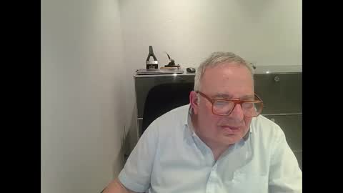 Snapshot of martin_1947 chatting on 02-23-25, 11:14 martin_1947 online show from 02-23-25, 11:14