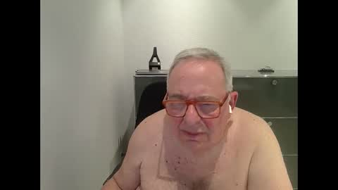 Snapshot of martin_1947 chatting on 03-05-25, 11:27 martin_1947 online show from 03-05-25, 11:27