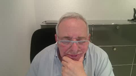 martin_1947 online show from 06-01-26, 09:05