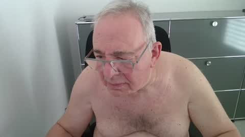 martin_1947 online show from 06-28-26, 02:12
