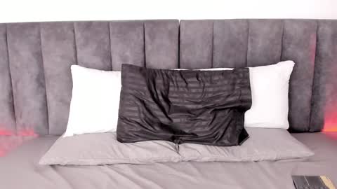 Laura online show from 01-20-25, 08:29