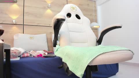 Snapshot of martina_touss chatting on 01-18-25, 05:20 martina touss online show from 01-18-25, 05:20