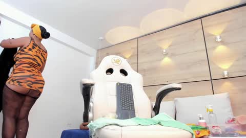 Snapshot of martina_touss chatting on 02-01-25, 11:06 martina touss online show from 02-01-25, 11:06