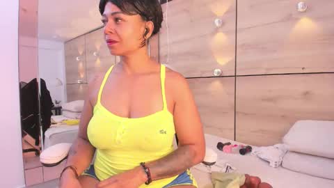 Snapshot of martina_touss chatting on 10-29-25, 11:45 martina touss online show from 10-29-25, 11:45