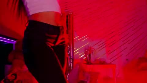 ...  ... online show from 03-10-25, 11:06