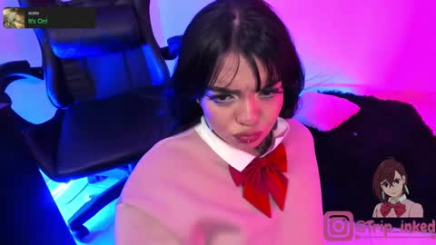 Snapshot of martinarouseee chatting on 09-12-25, 10:43 Val online show from 09-12-25, 10:43