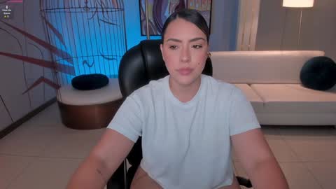 Snapshot of martinnabonnet chatting on 01-11-25, 01:22 Martinna Bonnet online show from 01-11-25, 01:22