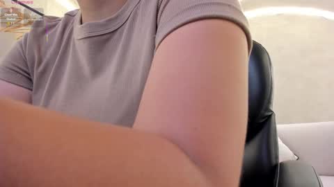 Snapshot of martinnabonnet chatting on 09-14-25, 10:03 Martinna Bonnet online show from 09-14-25, 10:03