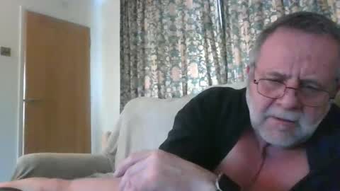 martinrgbxxxx online show from 01-19-26, 09:35