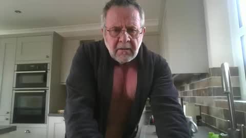 martinrgbxxxx online show from 05-18-26, 07:58