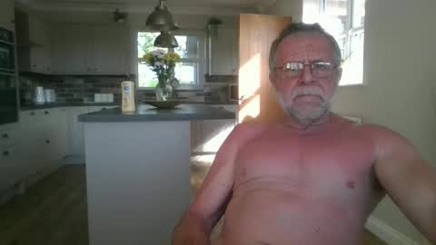 martinrgbxxxx online show from 05-24-26, 07:57