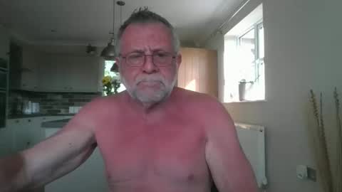 martinrgbxxxx online show from 05-25-26, 08:09
