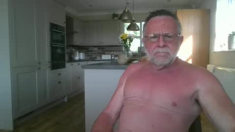 martinrgbxxxx online show from 05-26-26, 08:21