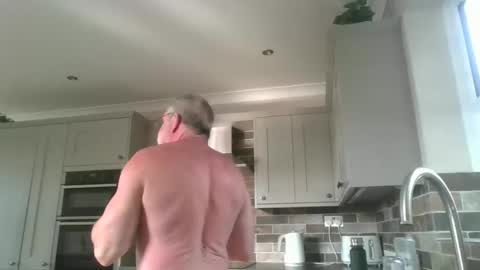 martinrgbxxxx online show from 05-27-26, 07:05