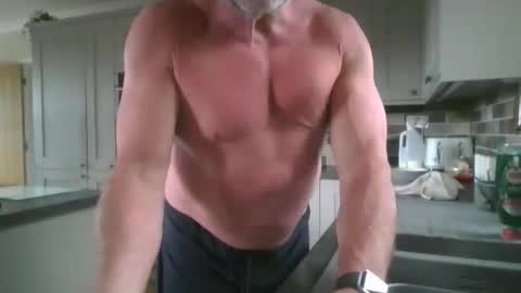 martinrgbxxxx online show from 06-02-26, 07:32