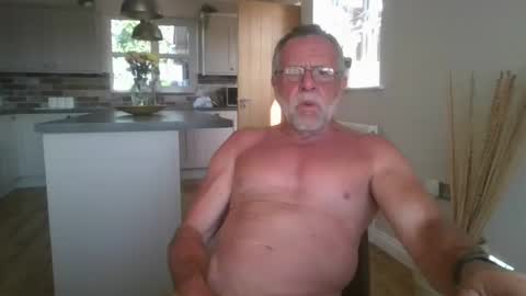 martinrgbxxxx online show from 07-10-26, 09:34
