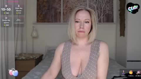 Snapshot of mary__linn chatting on 02-10-25, 02:48 Mary linn online show from 02-10-25, 02:48