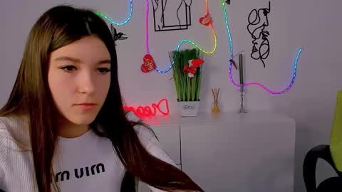 Snapshot of mary_chilli chatting on 02-13-26, 06:20 mary_chilli online show from 02-13-26, 06:20