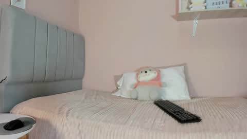 mary_cute9 online show from 10-18-25, 12:17