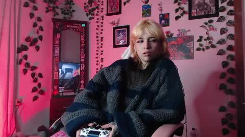                      100   online show from 02-10-25, 02:52