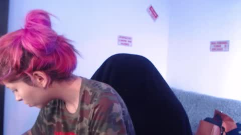                      100   online show from 11-12-25, 09:36