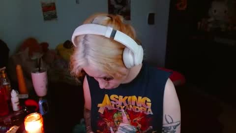 Snapshot of mary_janness chatting on 07-23-26, 05:00 100 online show from 07-23-26, 05:00