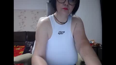 Mary online show from 10-21-25, 02:56