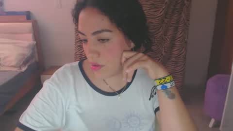 Snapshot of maryam_arabicmilk chatting on 10-21-25, 02:51 maryam_arabicmilk online show from 10-21-25, 02:51