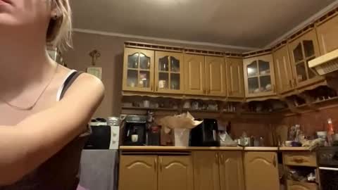 Tessa  online show from 03-02-26, 09:32