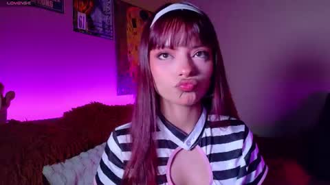 Snapshot of maryberry__ chatting on 06-14-26, 02:24 online show from 06-14-26, 02:24