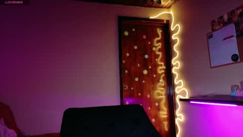 Snapshot of maryberry__ chatting on 07-30-26, 06:34 online show from 07-30-26, 06:34