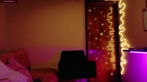 Snapshot of maryberry__ chatting on 08-06-26, 01:40 online show from 08-06-26, 01:40