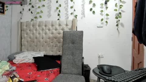 Marycurvy online show from 06-04-26, 08:26