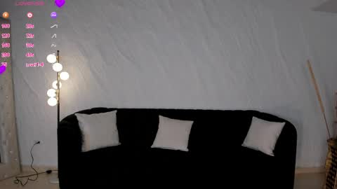 Snapshot of marylewis_ chatting on 04-28-26, 12:43 Mary online show from 04-28-26, 12:43