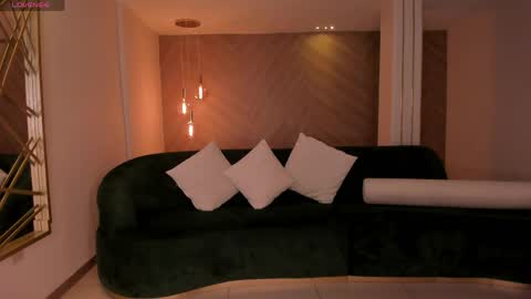 Snapshot of marylewis_ chatting on 05-07-26, 12:32 Mary online show from 05-07-26, 12:32