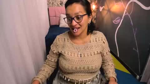 Marylin online show from 03-12-25, 01:03