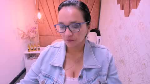 Marylin online show from 09-17-25, 07:48