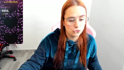 Dulce Maria online show from 01-06-25, 07:24